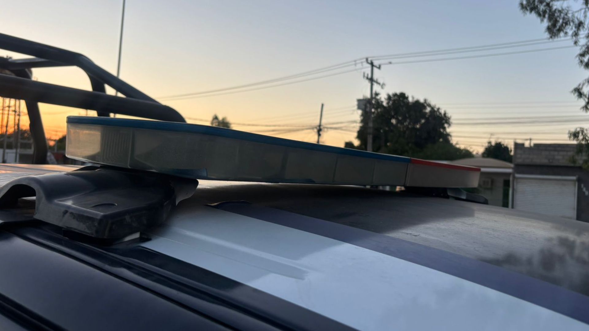 Hombre Amenaza con Pistola a Hombres que Intentaban Trasladarlo a Anexo en Gómez Palacio